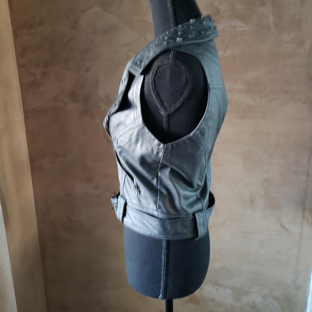 vest - Picture 3 of 3